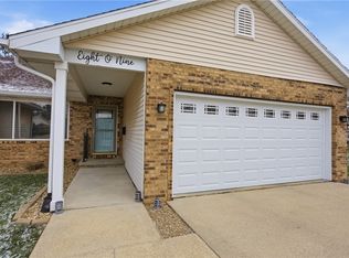 809 Westchester Pl, Charleston, IL 61920