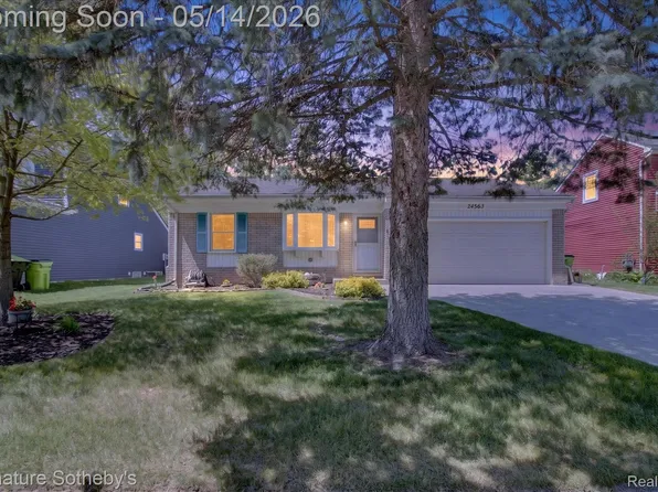 24563 Kings Pointe Dr, Novi, MI 48375