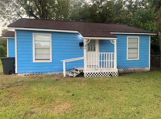 1104 Pecan St, Clute, TX 77531