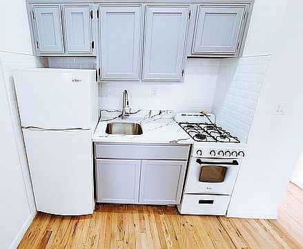 3rd image of 2335 1st Ave #5E