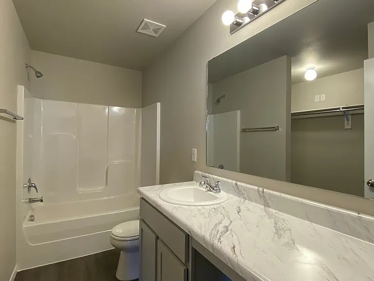 503B W Christopher Dr — Photo 13