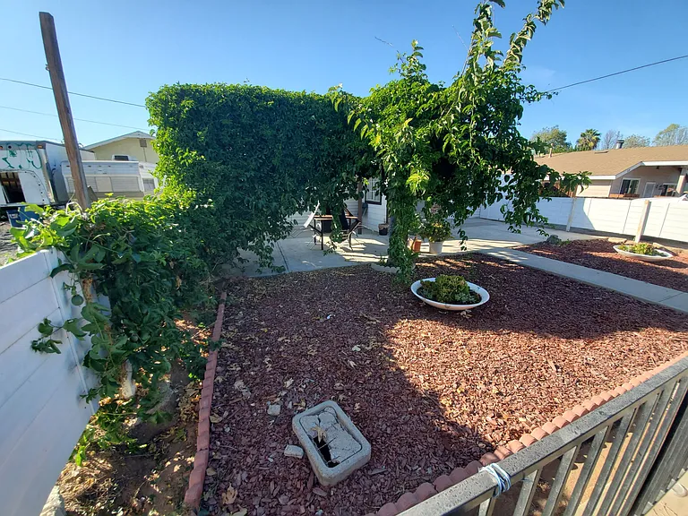 1102 Oro St — Photo 16
