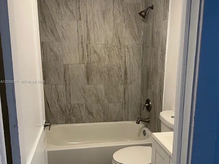 1552 SW 2nd St #3 — Photo 4