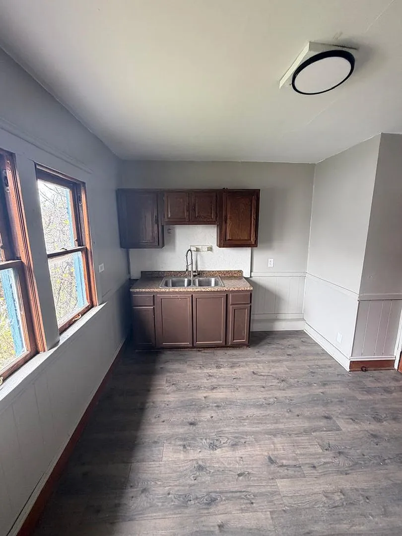 9529 Mount Auburn Ave — Photo 4
