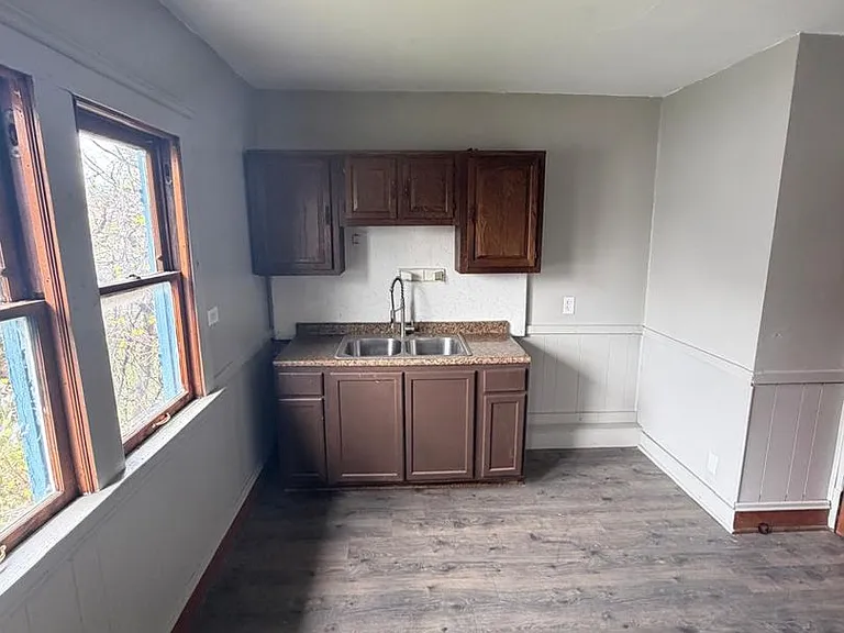 9529 Mount Auburn Ave — Photo 4