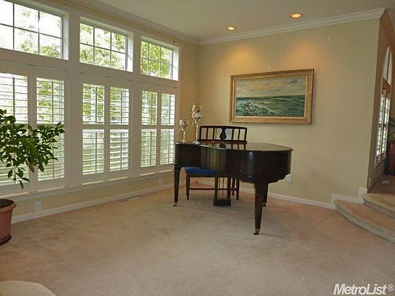 5th image of 2327 Hartford Ct