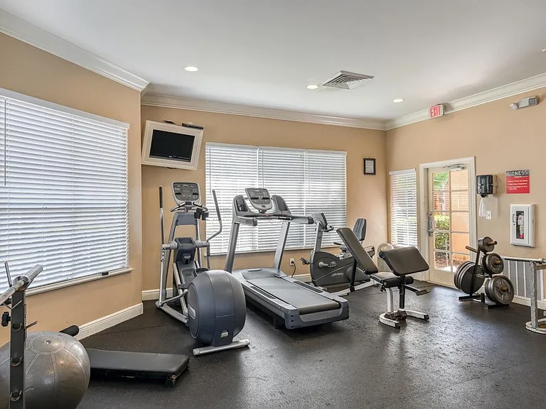605 Fairway Dr #305 — Photo 17