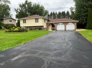 29W194 Spring Lake Dr, Naperville, IL 60564