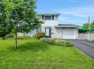 2695 Hickson Cres, Ottawa, ON K2H 6Y5