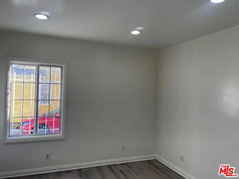 708 W Vernon Ave — Photo 9