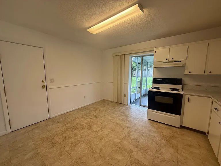 2610 Orange Tree Dr — Photo 8