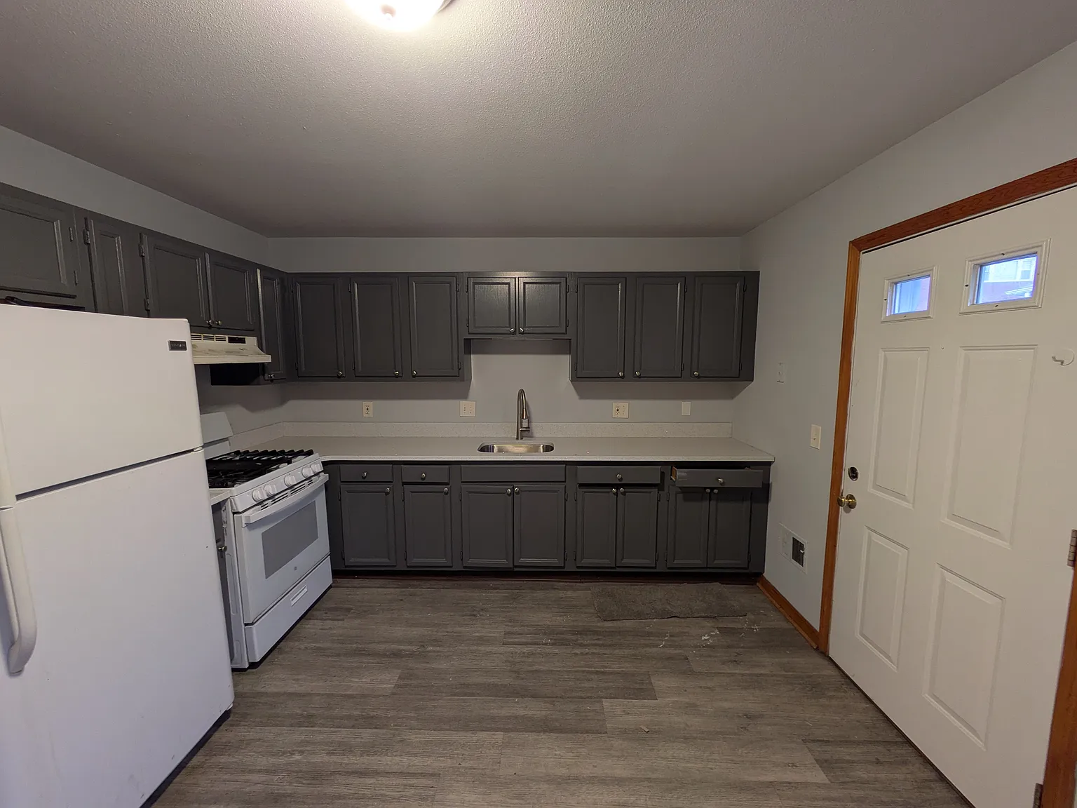 Campbell Ave Apartments — Photo 4