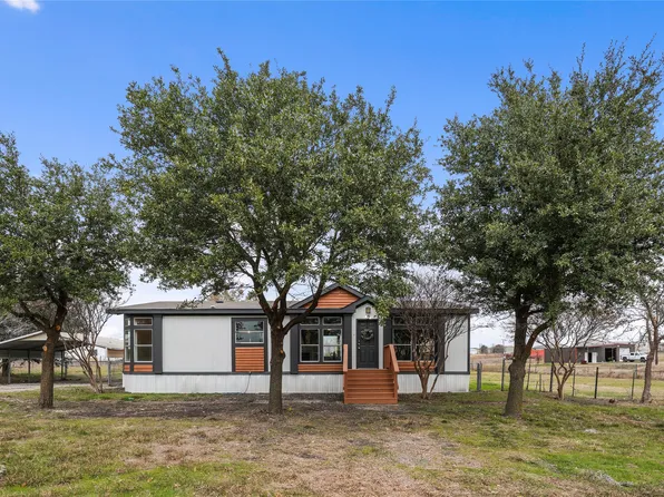 152 Pond View Dr, Decatur, TX 76234
