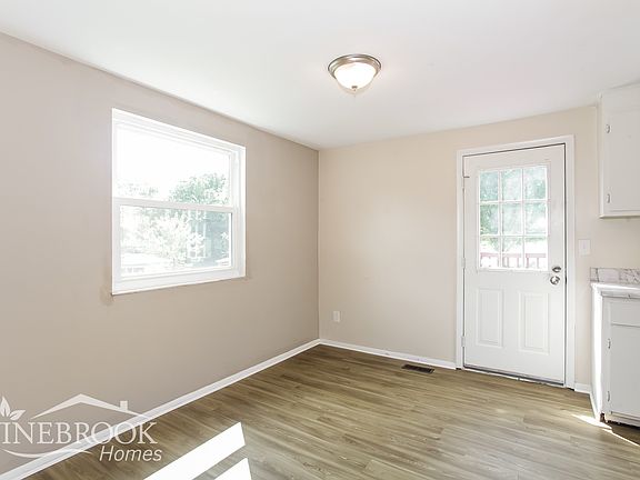 5th image of 3149 Dorf Dr
