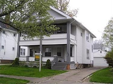 2nd image of 1582 Wyandotte Ave