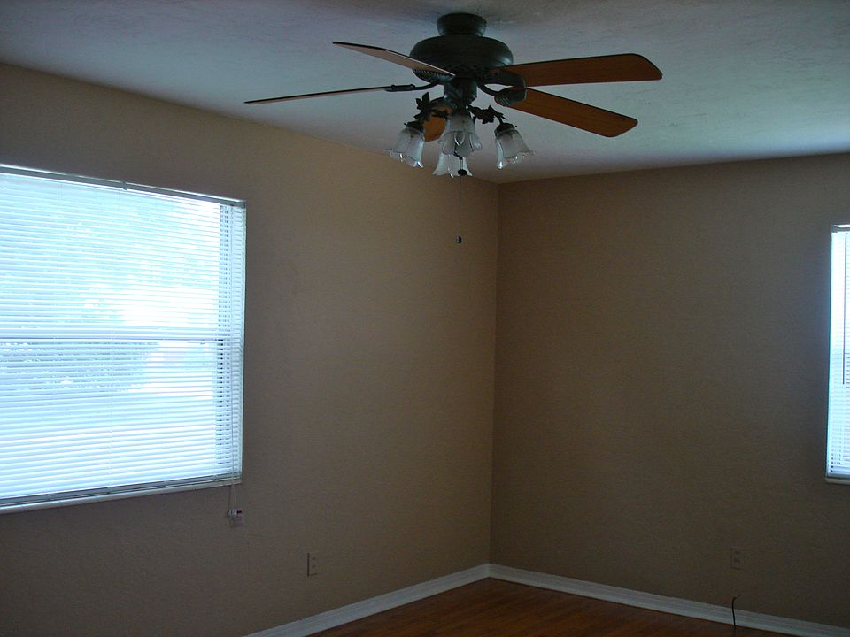 1st image of 4800 9th St N