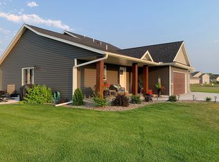401 Avalon Cir, Sartell, MN 56377