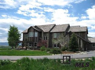647 Anglers Ct, Steamboat Springs, CO 80487