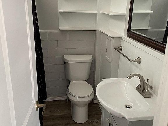 3rd image of 5614 Gary Ave