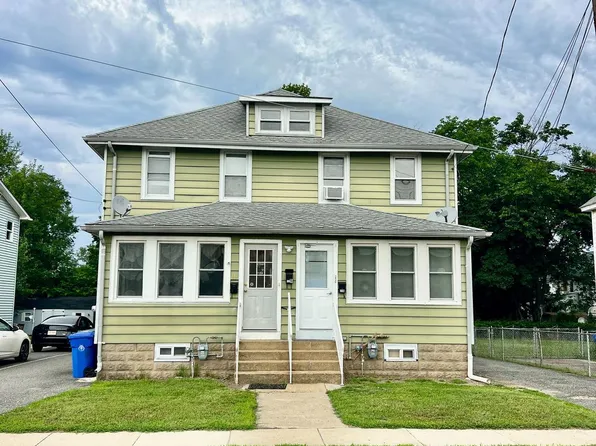 25 College Ave #B, Glassboro, NJ 08028