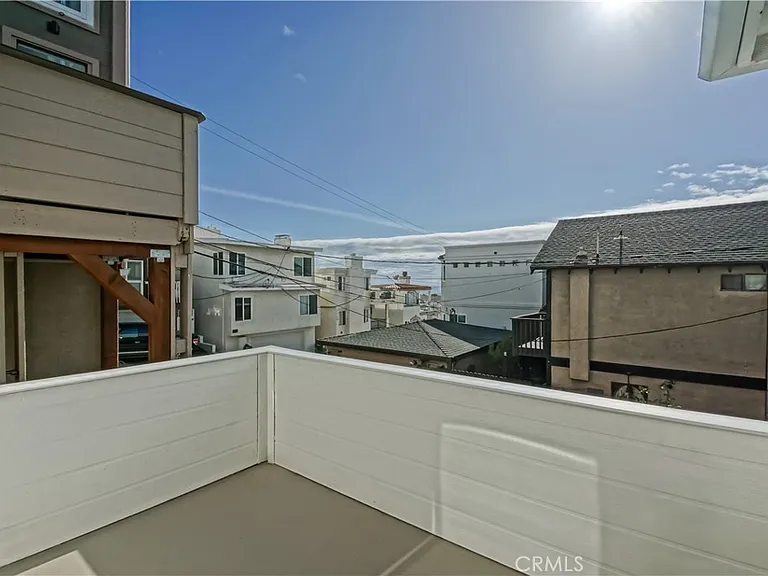 320 Marine Ave — Photo 37