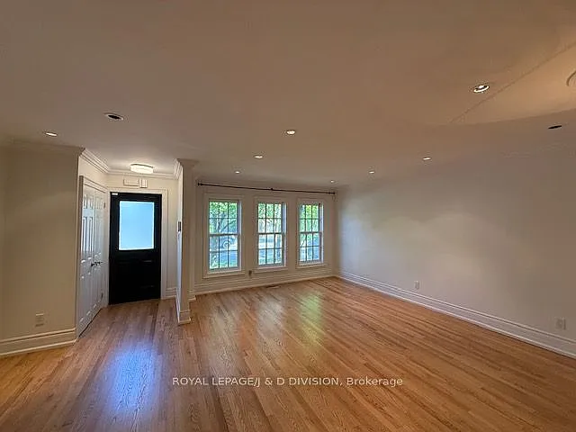 213 Cranbrooke Ave — Photo 2