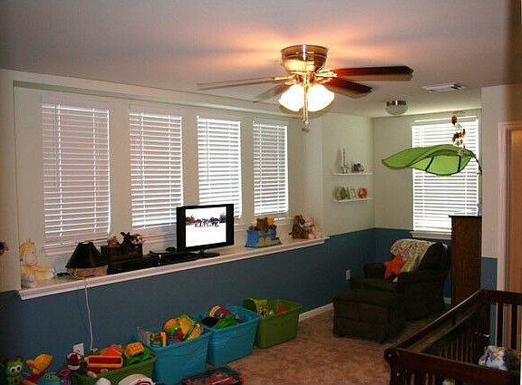 Second bedroom