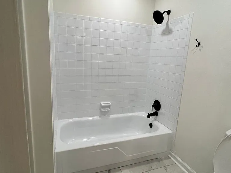 Sunset Rock Apartments — Photo 18