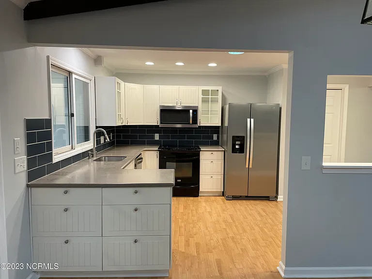 55 Salem Dr — Photo 4