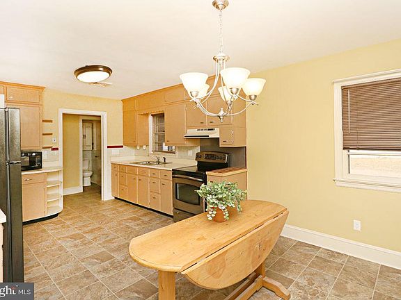 3rd image of 34 Appaloosa Dr
