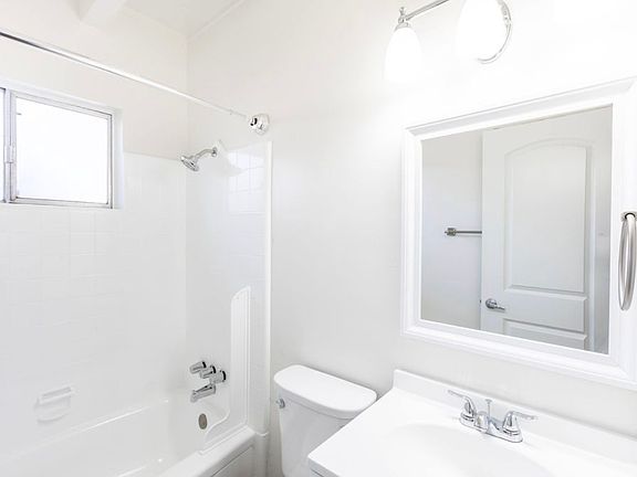 4th image of 7630-7640 Church St #40G