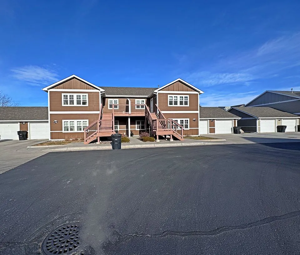 2 bed, 2.0 bath, 1128 sqft, $1,520 — Photo 1