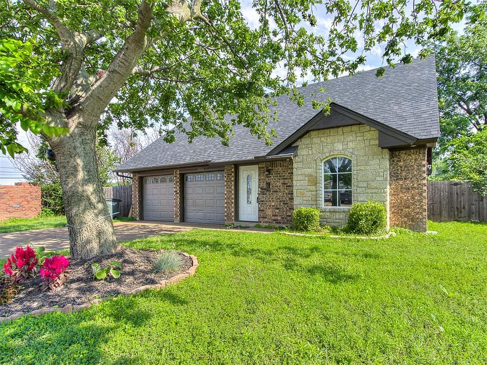 1st image of 3001 Overland Dr