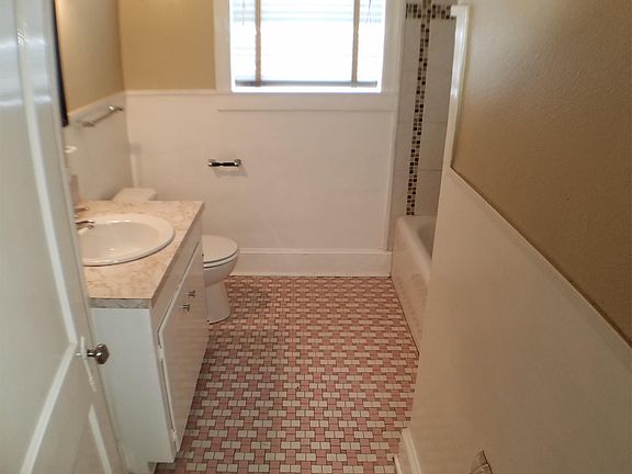 5th image of 308 Unadilla St