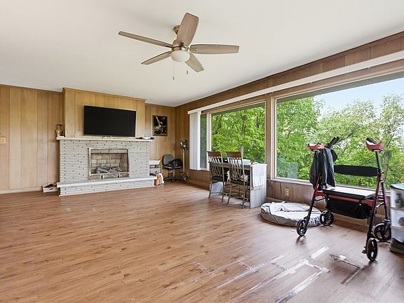 5th image of 200 Marshall Dr