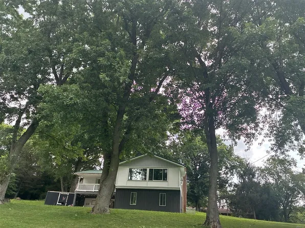 310 Pleasant Valley Dr S, Paris, OH 44669