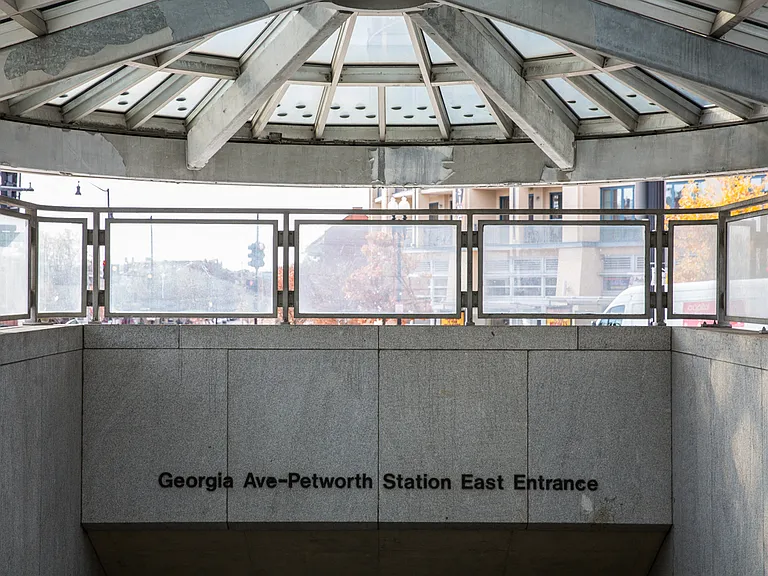 Petworth Station — Photo 26