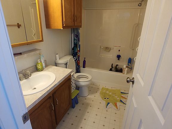 4th image of 537 Garden Ave