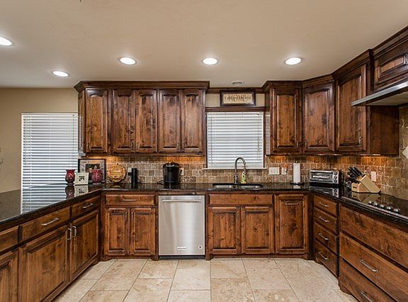 5th image of 116 Hilltop Dr