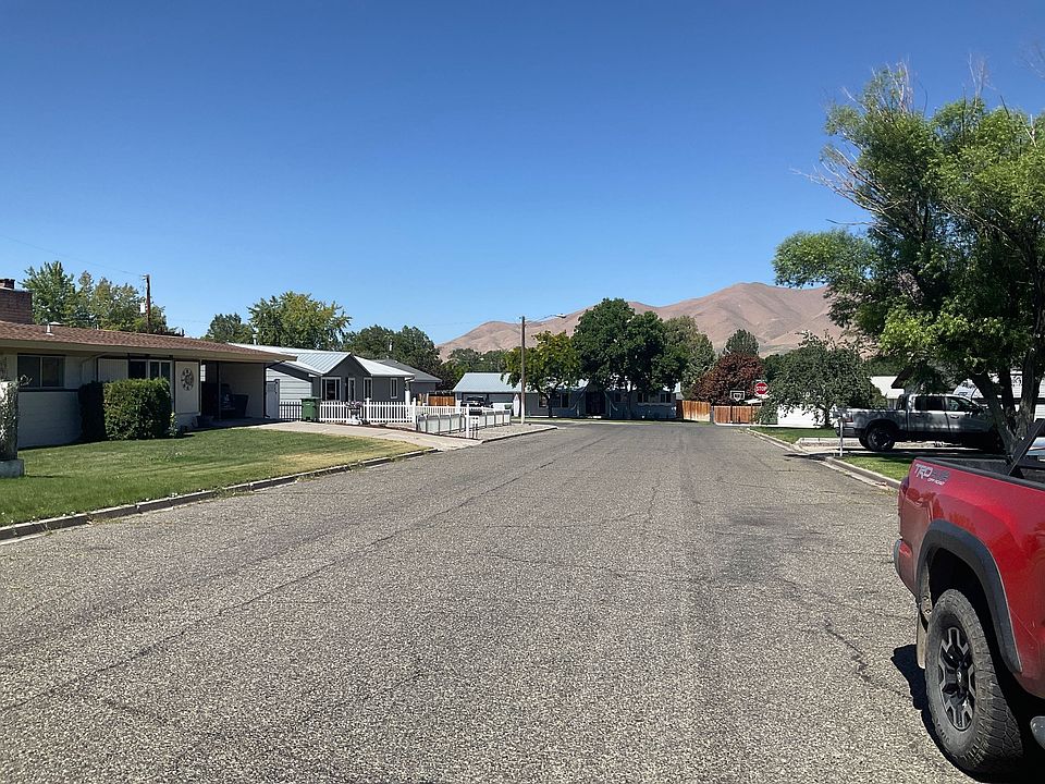 1627 Lahontan Ave, Winnemucca, NV 89445 | Zillow