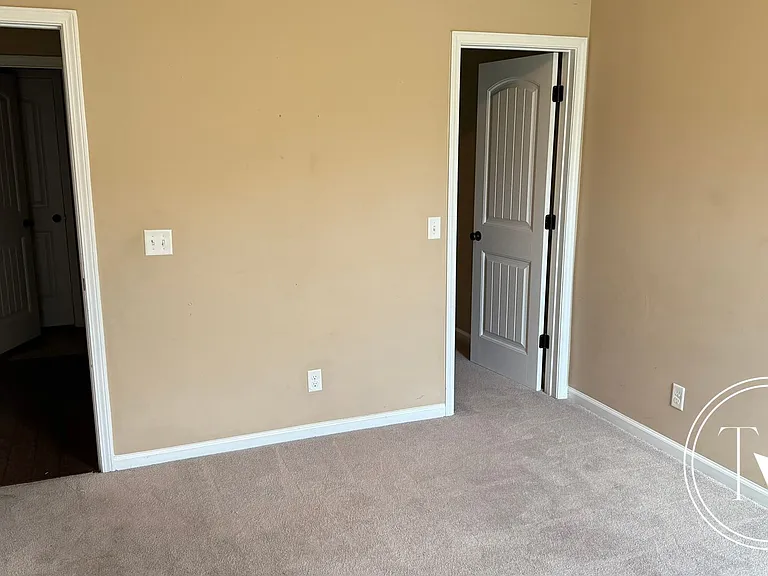639 Red Oak Ln — Photo 12