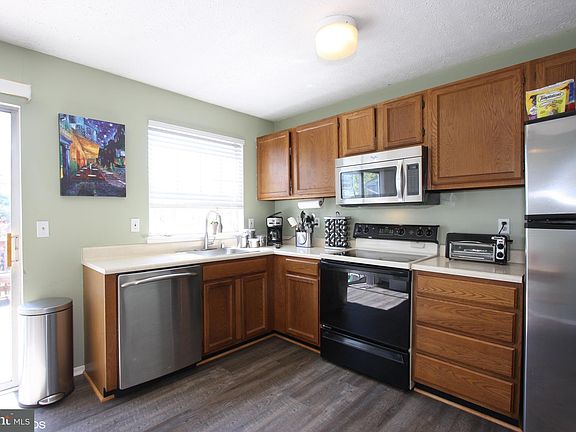 5th image of 1023 4th St