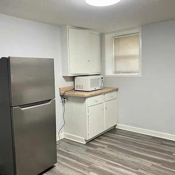 241 N Sandusky St #6 — Photo 3
