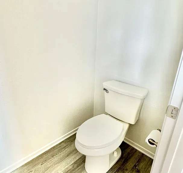 1043 Carryll Park Ct — Photo 36
