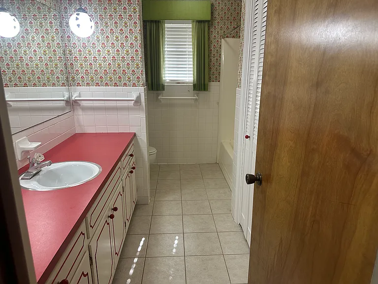 608 S Baridon St — Photo 24