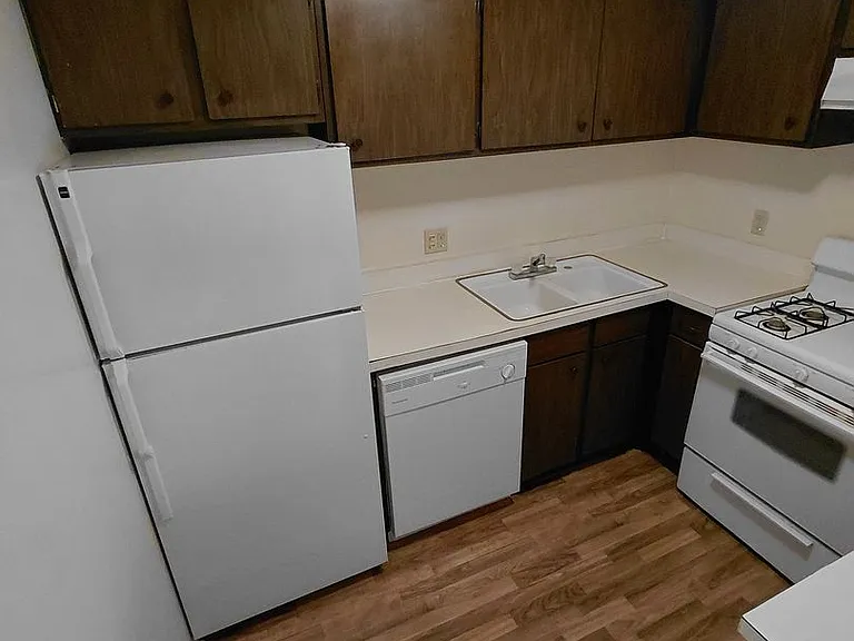 Prairie Sun Apartments — Photo 10