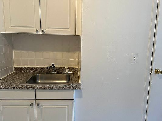 4th image of 2149 2nd Ave APT 1A