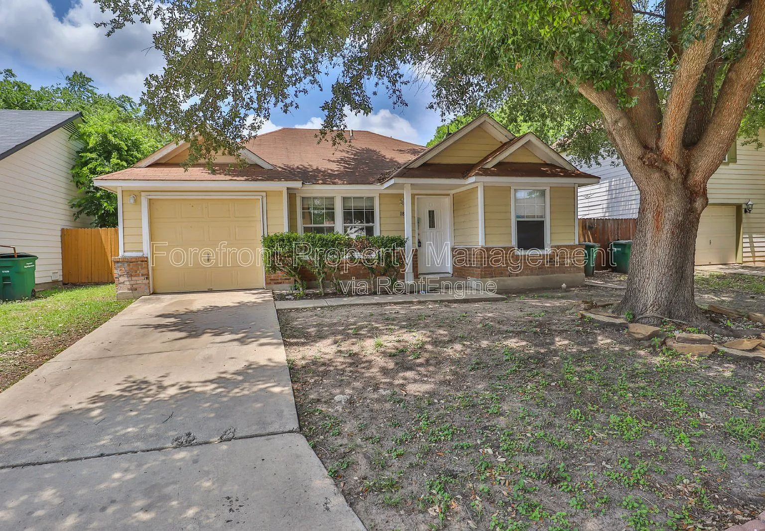 3 bed, 1.0 bath, 981 sqft, $1,300 — Photo 1