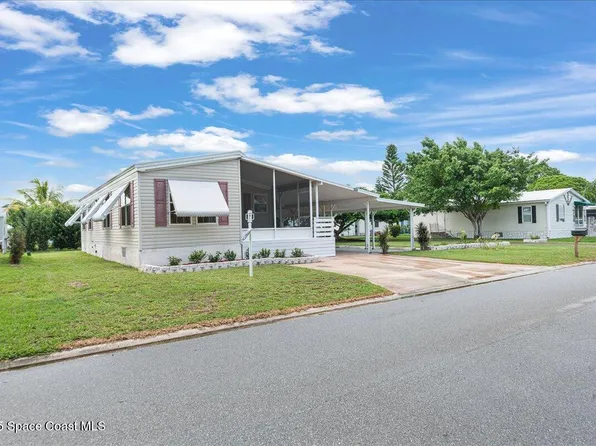 1015 Buttonwood St, Barefoot Bay, FL 32976
