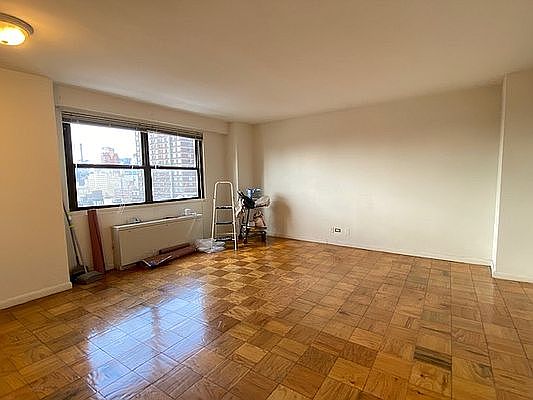 3rd image of 300 W 55th St APT 17A
